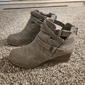 Girls Blowfish Wedge Boots Size 4